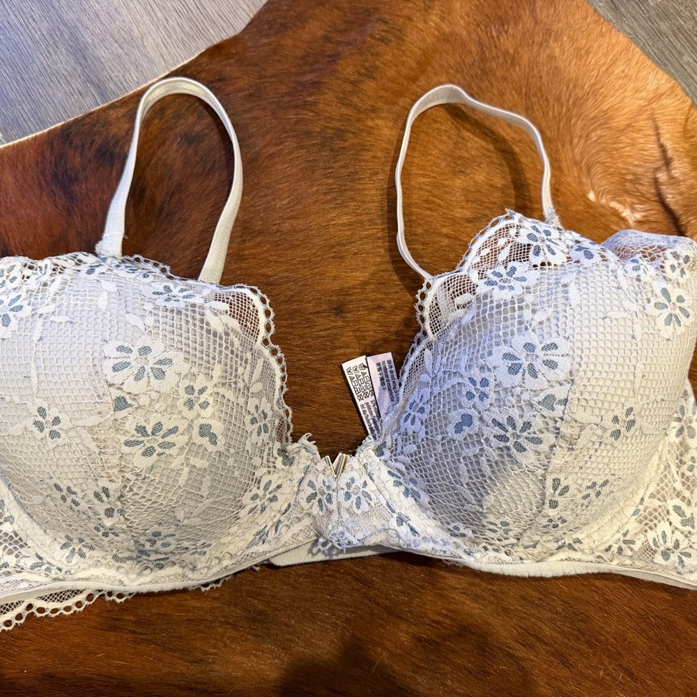 Victoria's Secret Floral Lace Bra - light blue